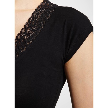 Camiseta de encaje con cuello de pico en negro