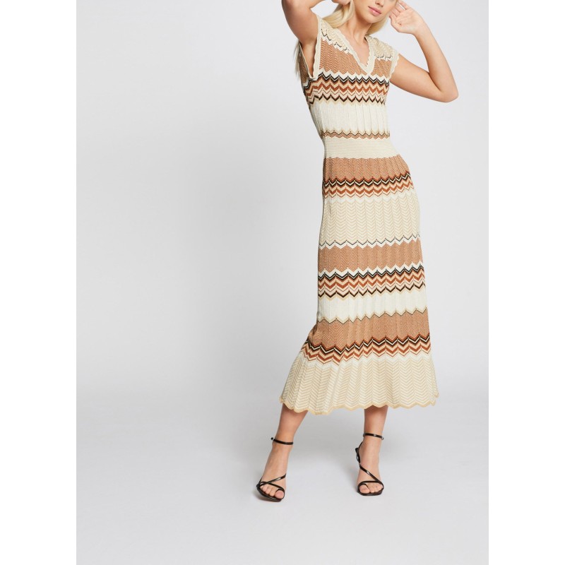 RMJINI - Vestido midi con cuello de pico y detalles gráficos en beige