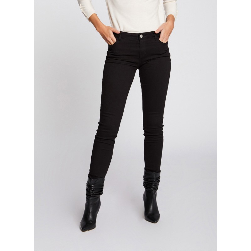 PETRA - Pantalón skinny de talle bajo en negro